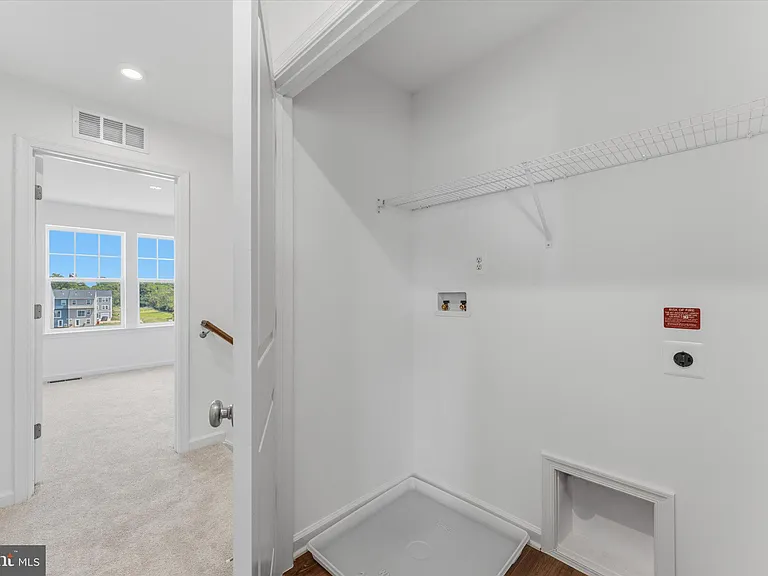 501 Fontana Cir — Photo 14