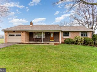 65 W Locust Ln, York, PA 17406