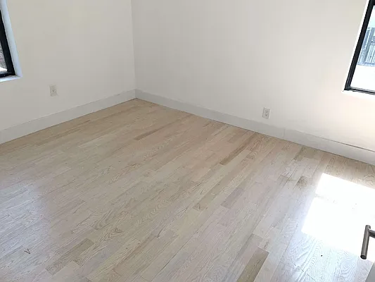 Rented by Tapiro Realty | media 3