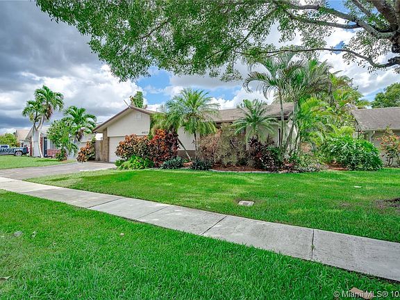 4th image of 4610 NW 93rd Ave