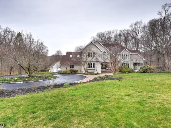 10 Wood Chase Ln, Kinnelon Boro, NJ 07405