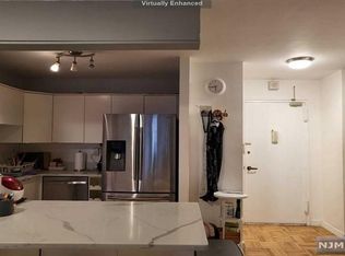 2000 Linwood Ave APT 9D, Fort Lee, NJ 07024