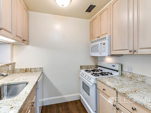 3rd image of 230 E 61st St Fl 3