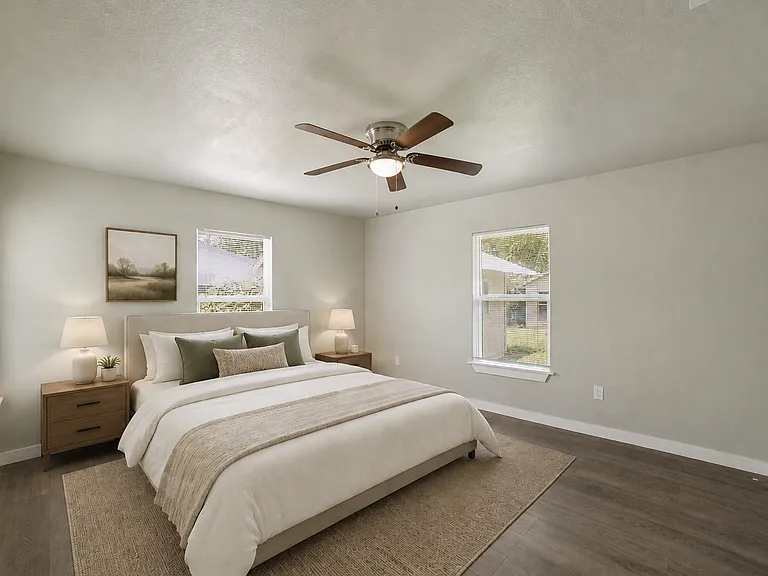 703 W Rosewood Ave — Photo 16