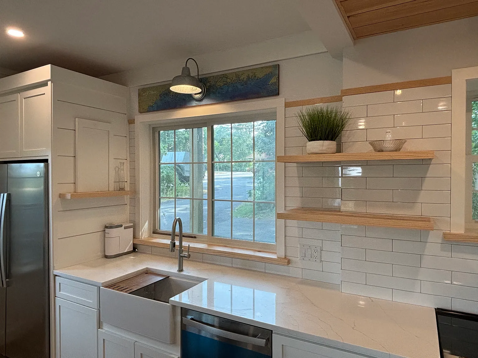 3 bed, 1.5 bath, 1064 sqft, $2,200 — Photo 2