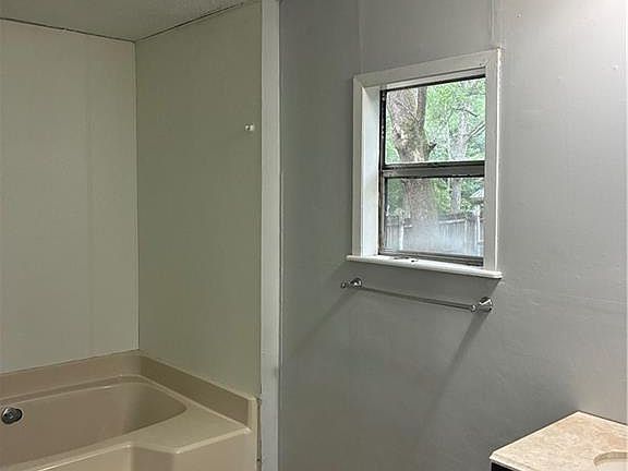 4th image of 2100 Boykin Blvd