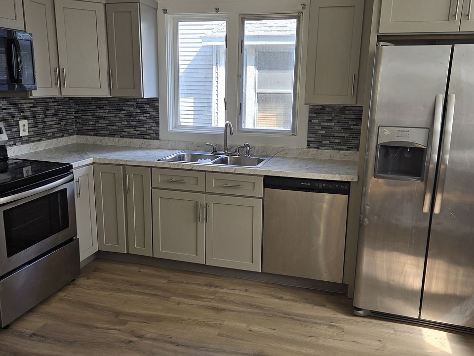 1st image of 20 Paige St