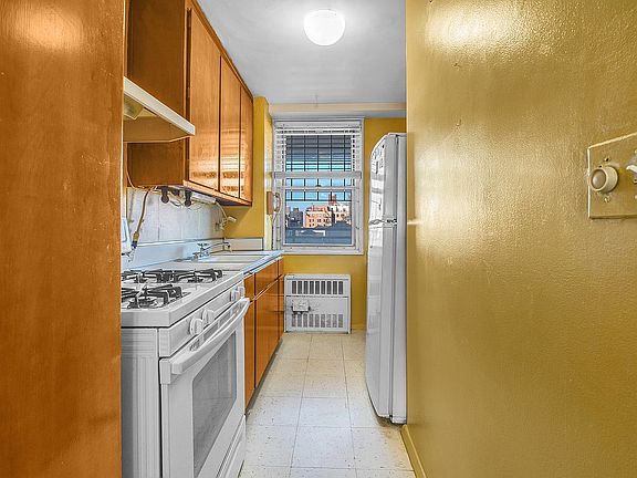 2nd image of 100 W 94th St APT 12F