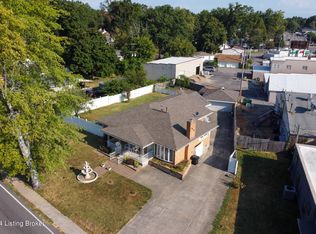 427 E Kenwood Dr, Louisville, KY 40214