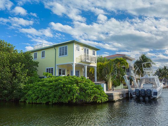 3rd image of 156 Bougainvillea St