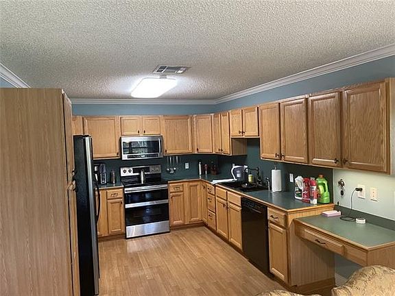 3rd image of 2416 E Peace Dr