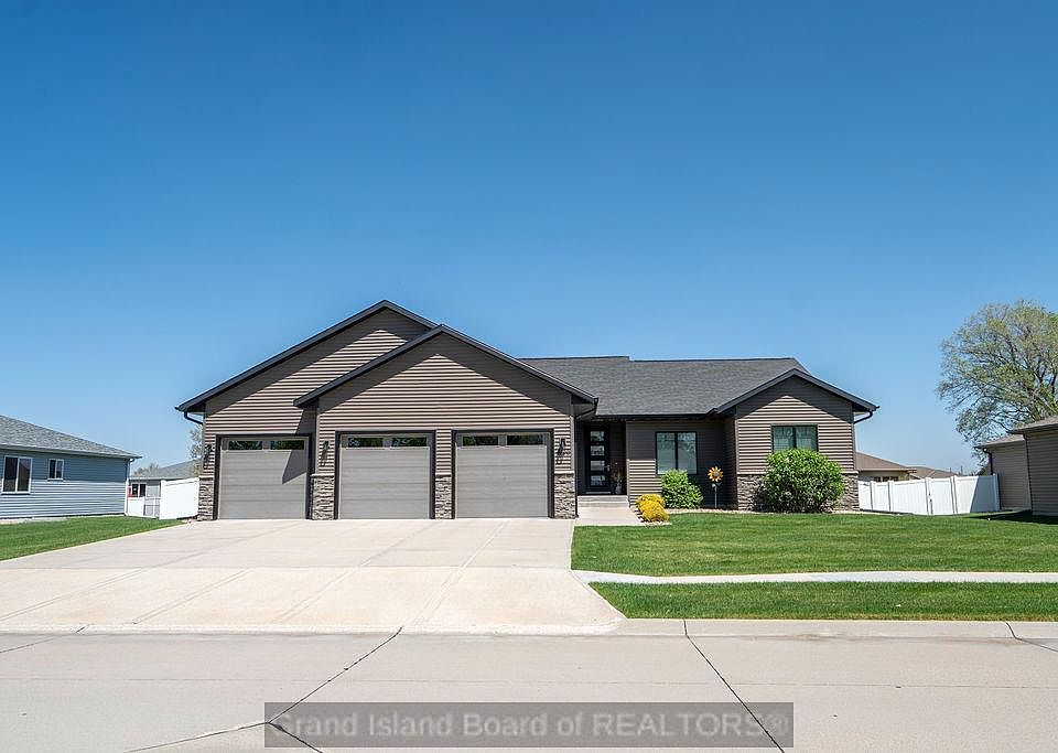 o o mi 4136 Michigan Ave, Grand Island, NE 68803 | Zillow