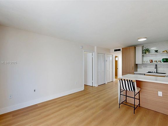 4th image of 1666 West Ave #350