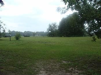 3rd image of 620 Lakeview Dr