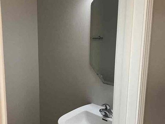 5th image of 8524 New Oak Ln
