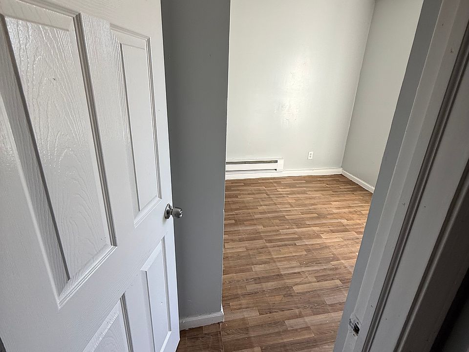 1st image of 43 Bedford St #2