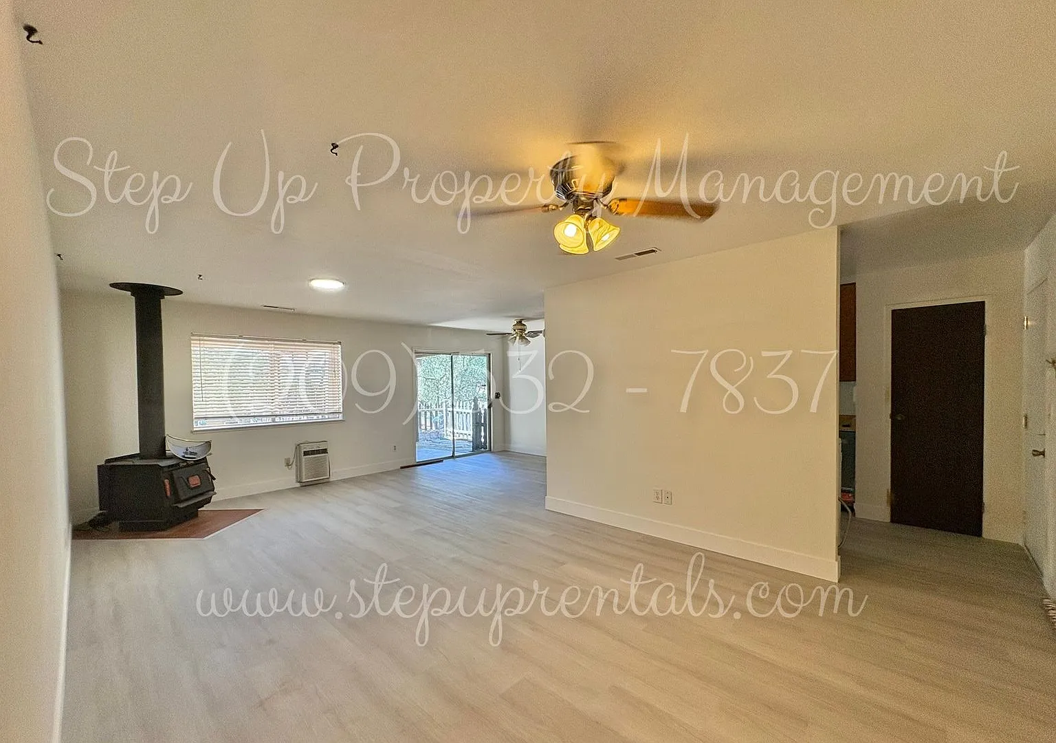 Beautiful 3-Bedroom Home with Solar, Fireplace & Private Lake Access — Photo 3