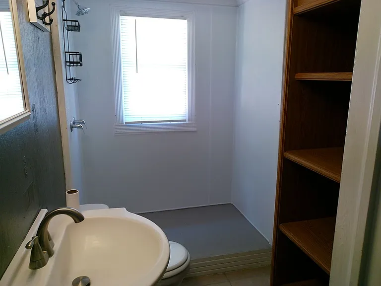 2706 Pine Ave — Photo 10