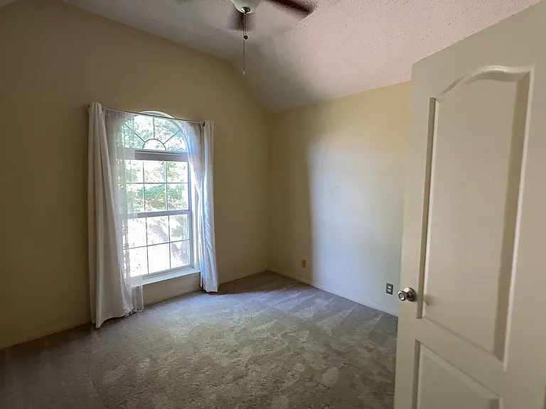 1813 Volley Ln — Photo 11