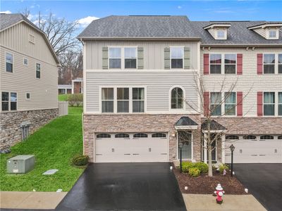 889 Beacon Ln, Pittsburgh, PA, 15237