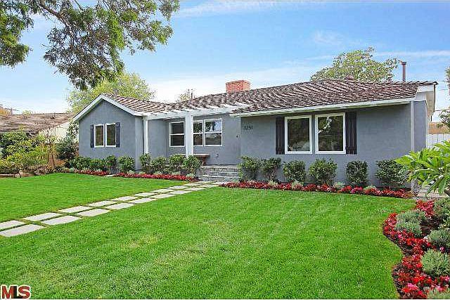 1st image of 3251 Barry Ave