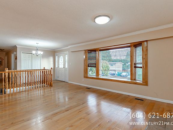 4th image of 2086 Majestic Cres