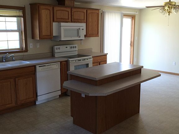 3rd image of 5655 Irving Blvd