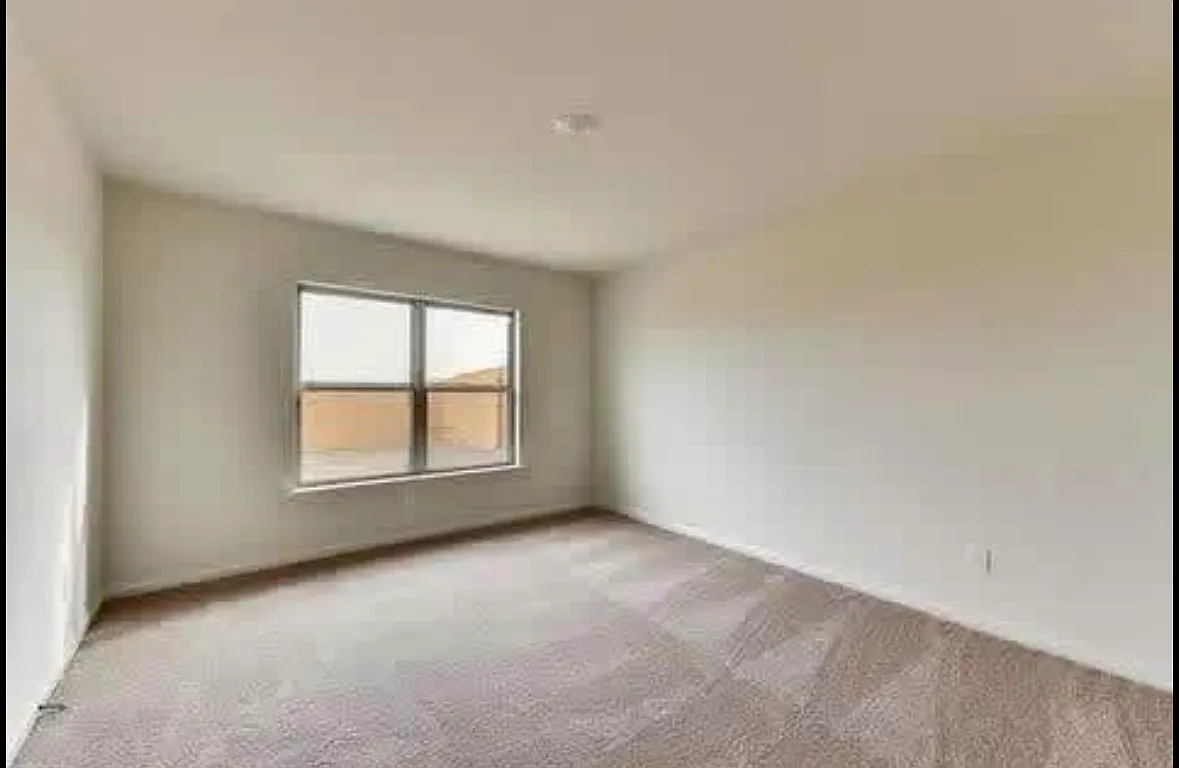 Building Photo - 115 Bovine Dr