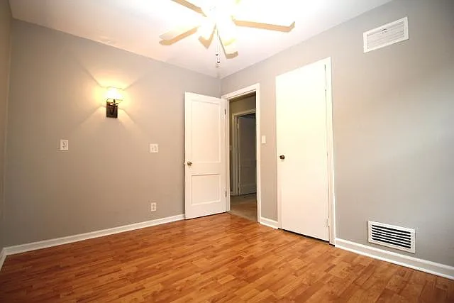 320 S Cass Ave — Photo 7