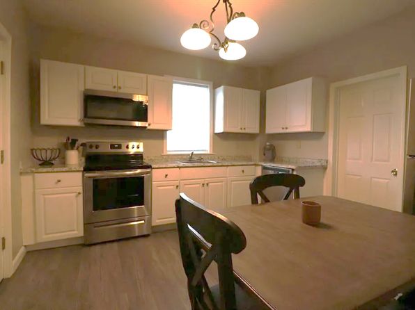 9 Columbia St FLOOR 1