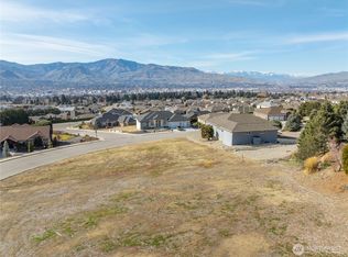968 Briarwood Drive, East Wenatchee, WA