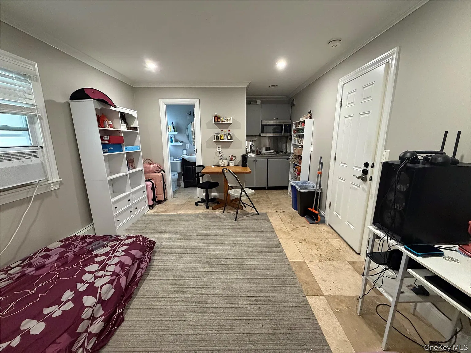 Studio, 1.0 bath, 200 sqft, $1,600 — Photo 2