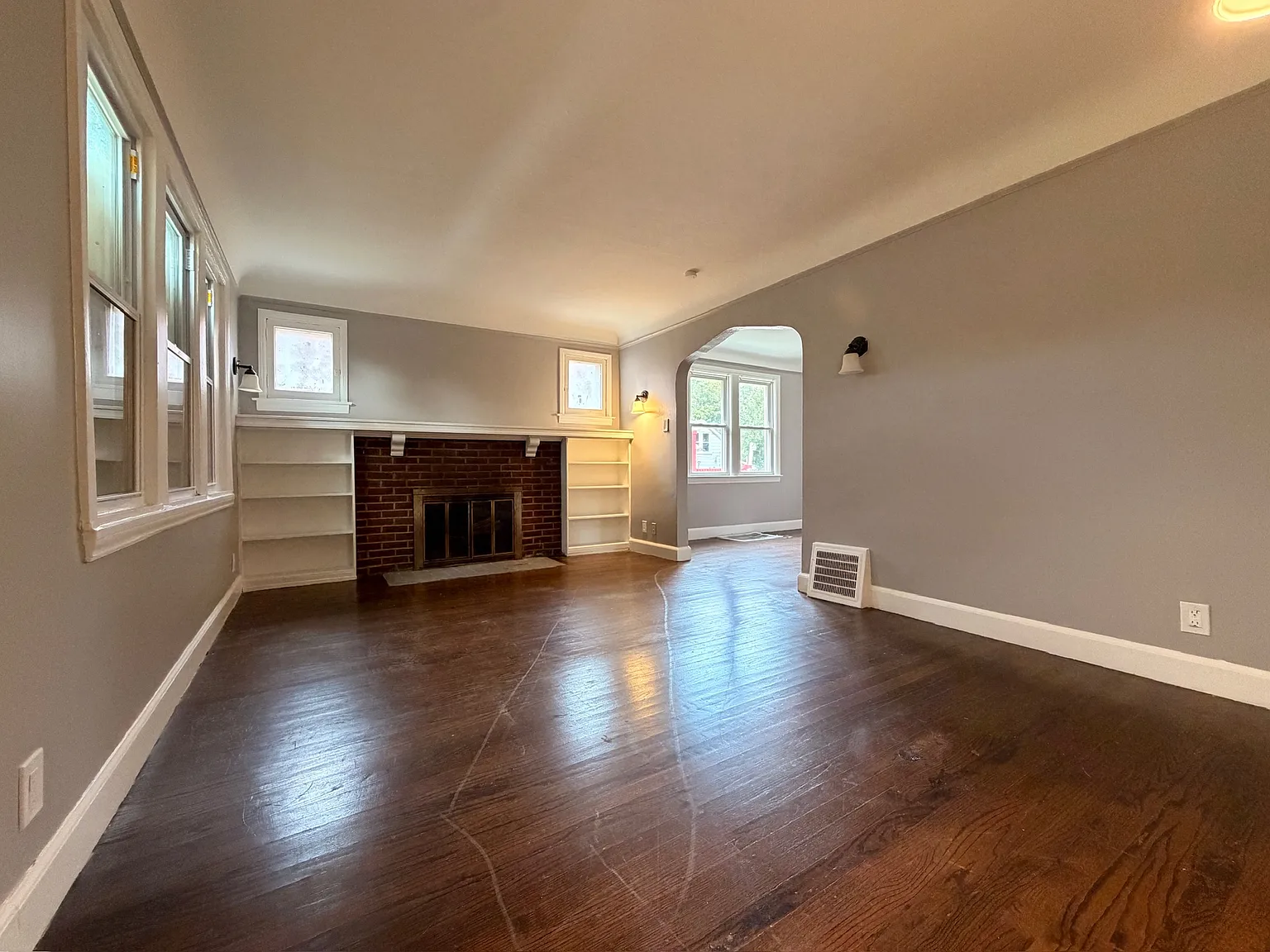 4522 Hereford St — Photo 4