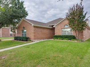 10837 Braemoor Dr, Fort Worth, TX 76114
