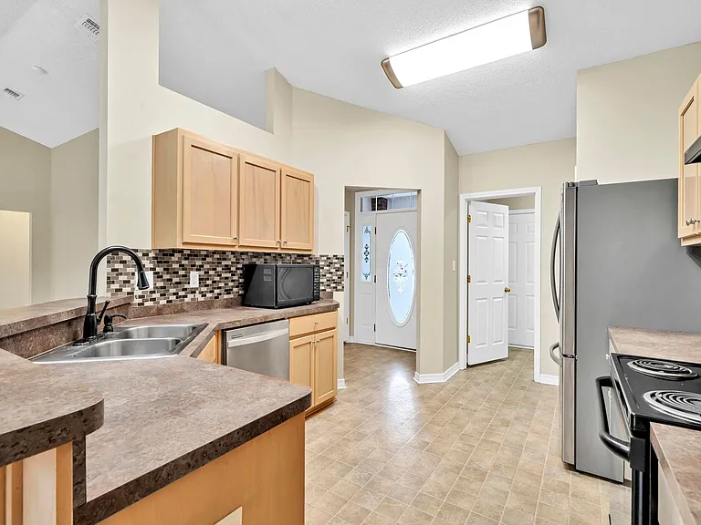 9750 Parker Lake Cir — Photo 10