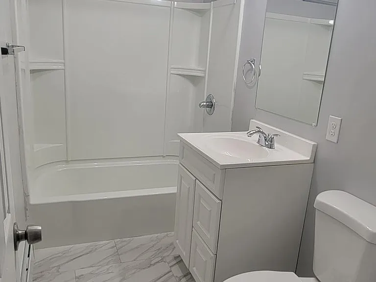 639 W Main St #2E — Photo 2
