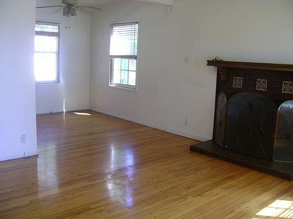 4th image of 4412 Gaviota Ave