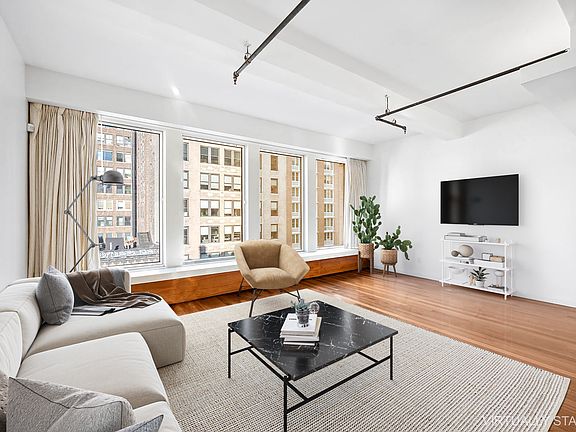 3rd image of 158 W 23rd St #Penthouse