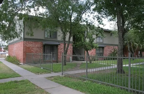 502 E Davis St #23 Photo 1