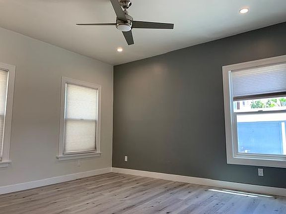 3rd image of 630 N Genesee Ave #632