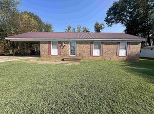 65 Walnut St, Savannah, TN 38372