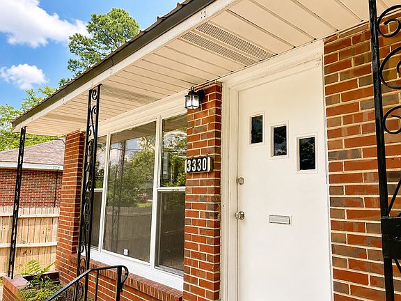 3rd image of 3330 Sharon Dr