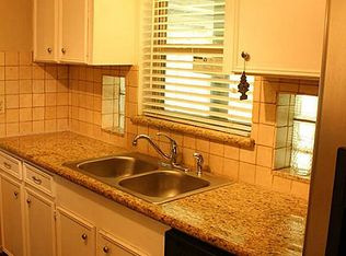 14 Birch St, Wallis, TX 77485