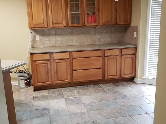 Eat in kitchen with buffet and pantry 