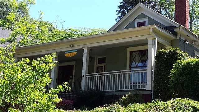 2nd image of 598 Cameron St SE