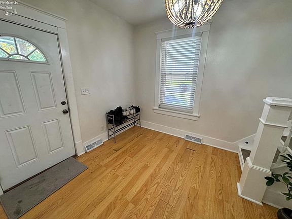 5th image of 1310 Campbell St