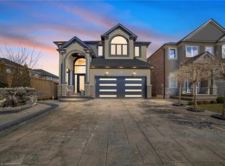 111 Vineberg Dr, Hamilton, ON L8W 0B7