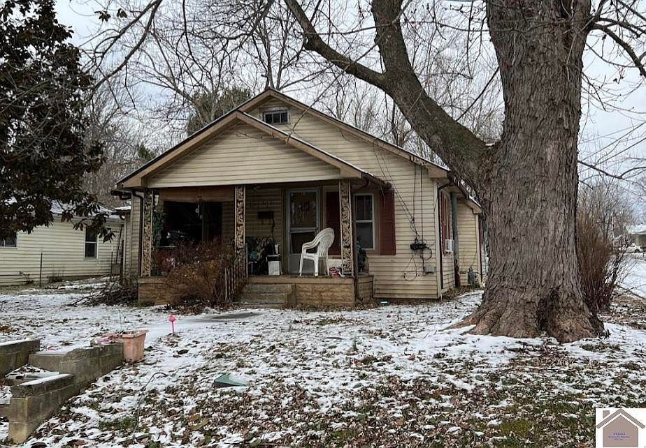 1st image of 303 Poplar St