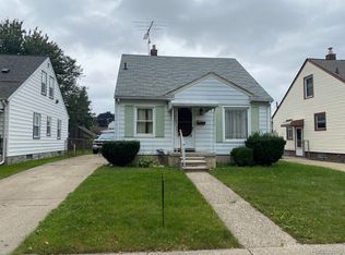 28219 Essex St, Roseville, MI 48066