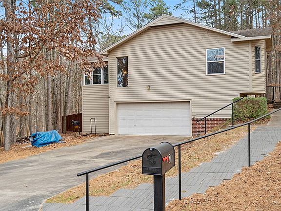 3rd image of 2 Ardley Ln